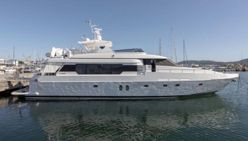 FALCO | 1995 24m (79′) Luxury Motor Yacht built by Italian shipyard Codecasa