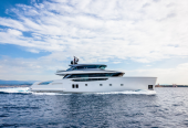 H | 2022 SX112 34.16m (112′) Luxury Motor Yacht built by Italian shipyard Sanlorenzo