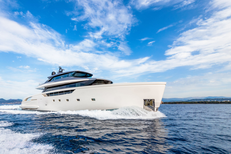 H | 2022 SX112 34.16m (112′) Luxury Motor Yacht built by Italian shipyard Sanlorenzo